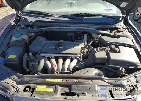 2003 Volvo V70 z USA, uszkodzony, nr VIN YV1SW61T532289950